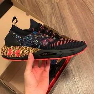 Under Armour HOVR Phantom 2 (day of the dead special edition)